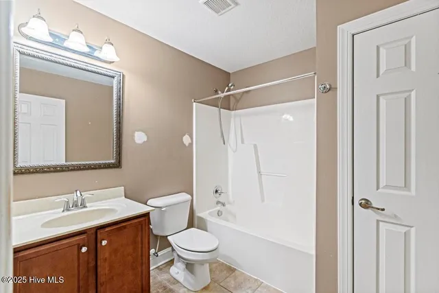 $349,900 | 102 Farmington Drive, Richlands, NC 28574