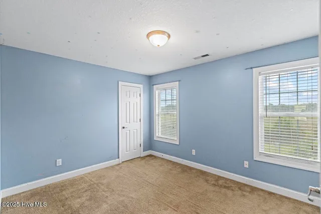 $349,900 | 102 Farmington Drive, Richlands, NC 28574