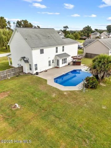 $349,900 | 102 Farmington Drive, Richlands, NC 28574