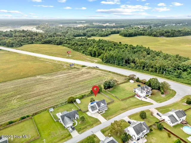 $349,900 | 102 Farmington Drive, Richlands, NC 28574