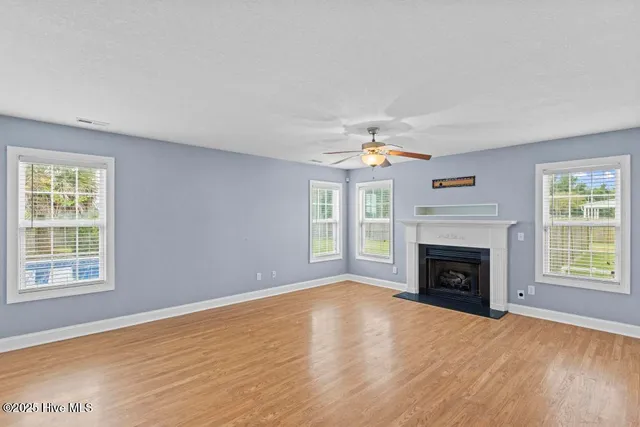 $349,900 | 102 Farmington Drive, Richlands, NC 28574