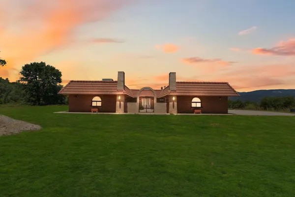 $599,000 | 38720 Highway 41, Oakhurst, CA 93644