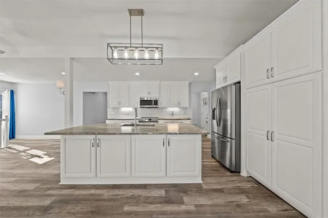 $366,000 | 303 South Jackson Street, Spring Hill, KS 66083