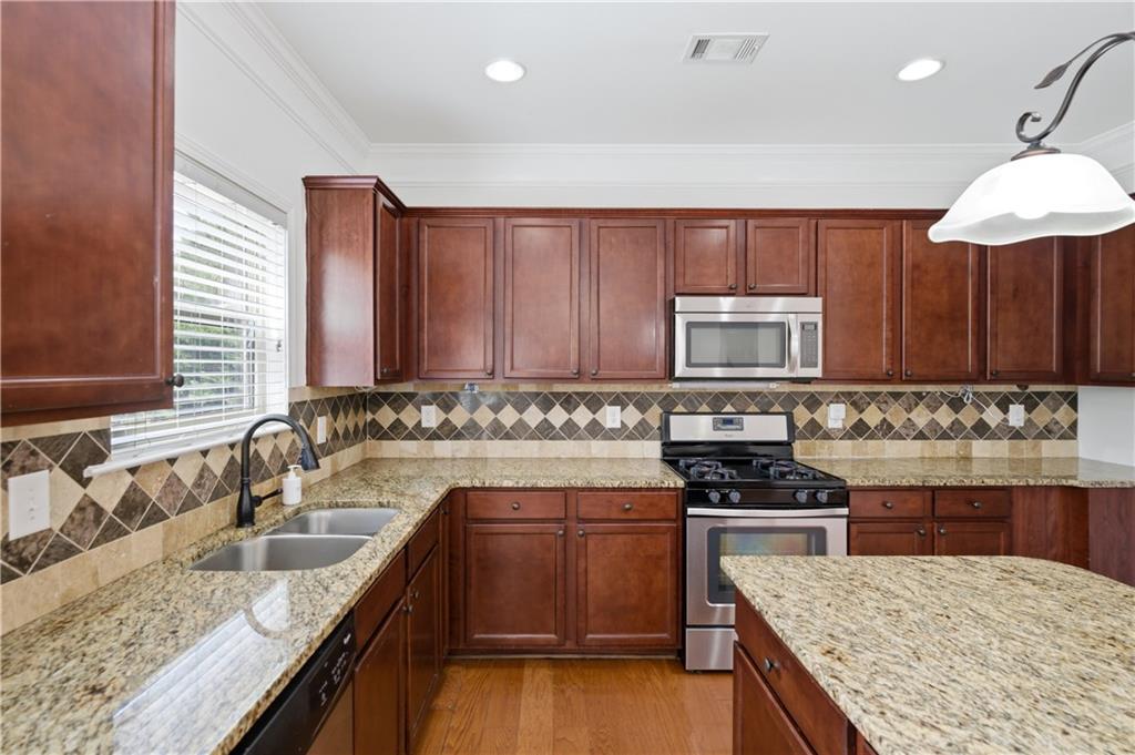 305 Nichols Ridge Pointe Suwanee, GA 30024 - Photo 12 of 42