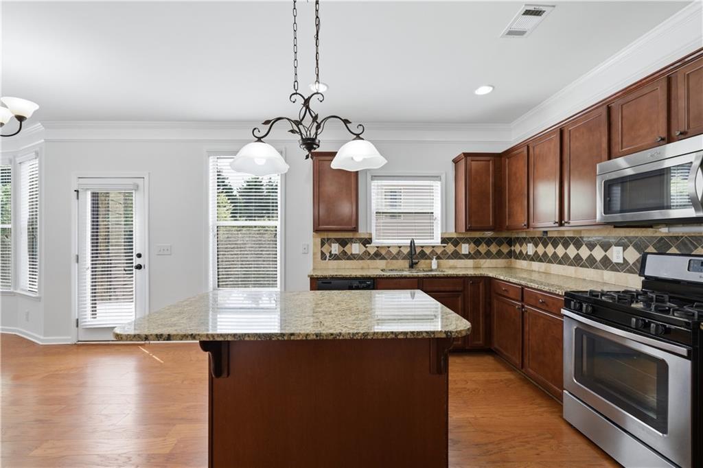 305 Nichols Ridge Pointe Suwanee, GA 30024 - Photo 13 of 42