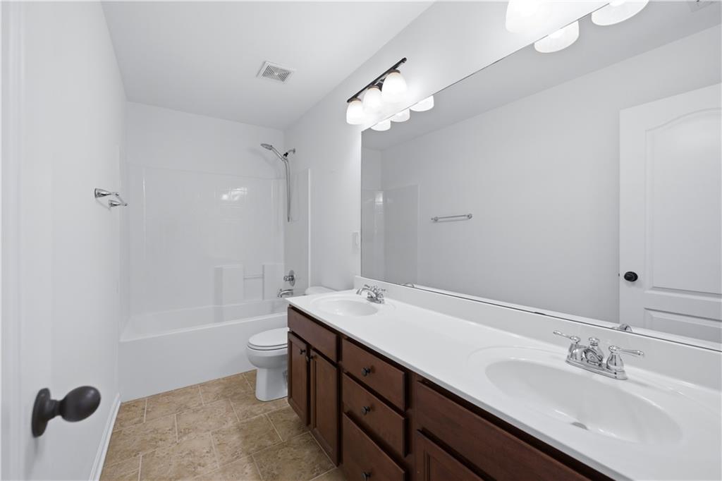 305 Nichols Ridge Pointe Suwanee, GA 30024 - Photo 33 of 42