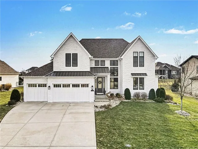 $1,295,000 | 3413 Northeast 102nd Terrace, Kansas City, MO 64155