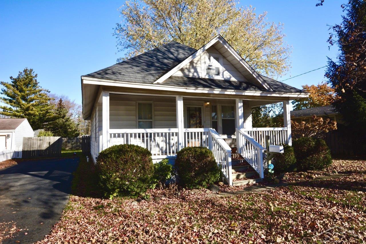 406 Tittabawassee Road Zilwaukee, MI 48604 - Photo 2 of 17