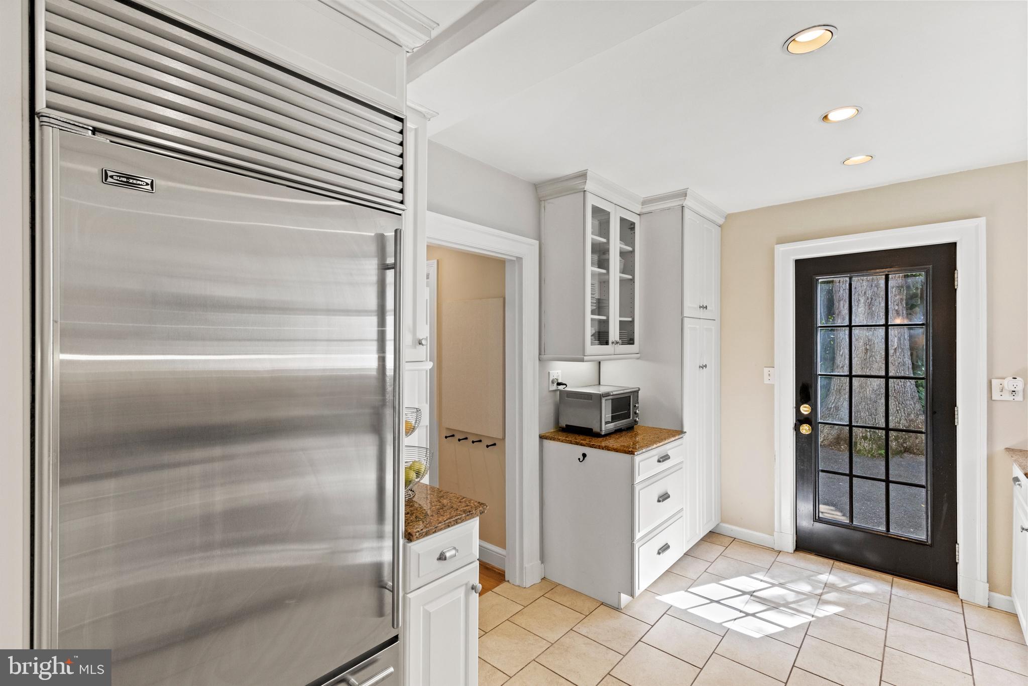 5206 Abingdon Road Bethesda, MD 20816 - Photo 8 of 21 Kitchen