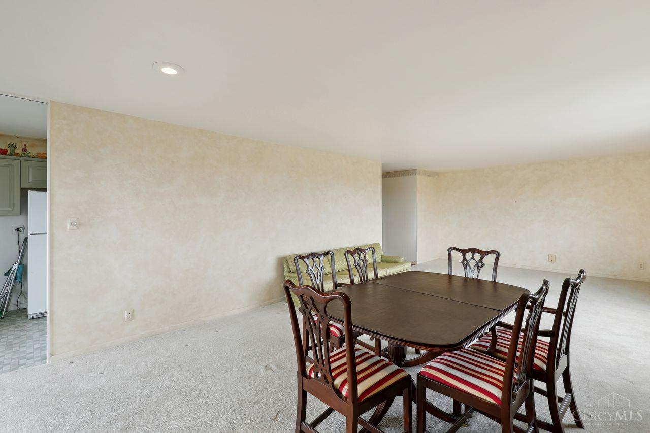 2324 Madison Road, Unit 707 Cincinnati, OH 45208 - Photo 14 of 36 Gallery Image 14