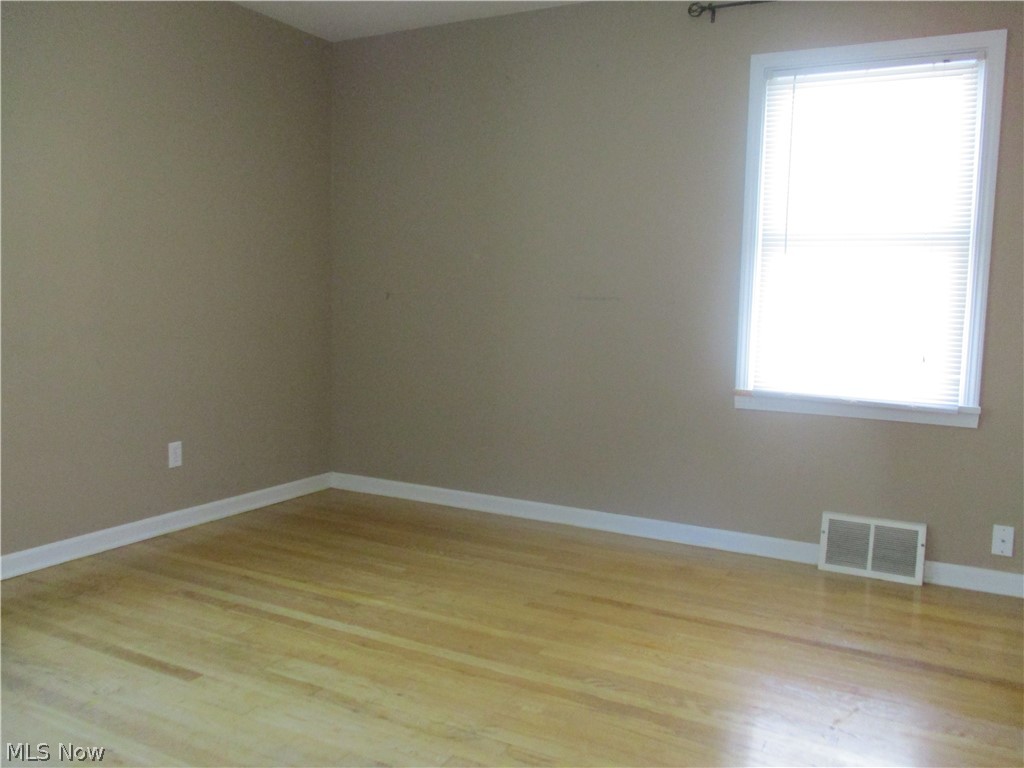 1012 Hillsdale Road Parma, OH 44134 - Photo 17 of 23
