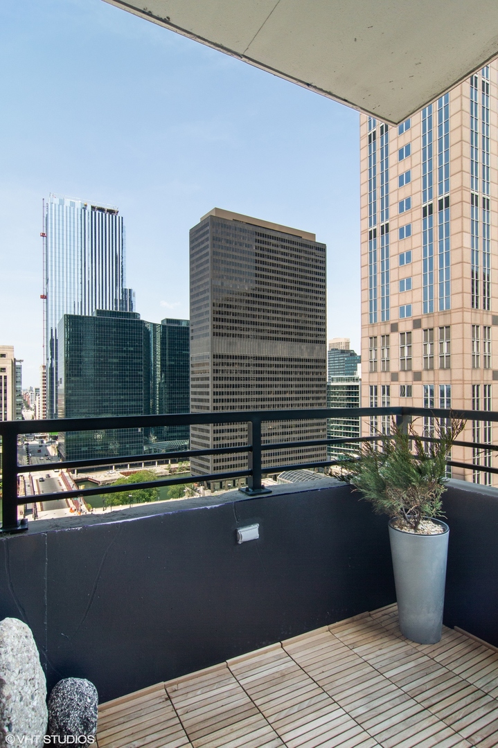 235 West Van Buren Street, Unit 1815 Chicago, IL 60607 - Photo 13 of 17