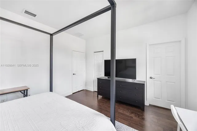 $7,000 | 10470 Northwest 69th Terrace, Unit 1, Doral, FL 33178