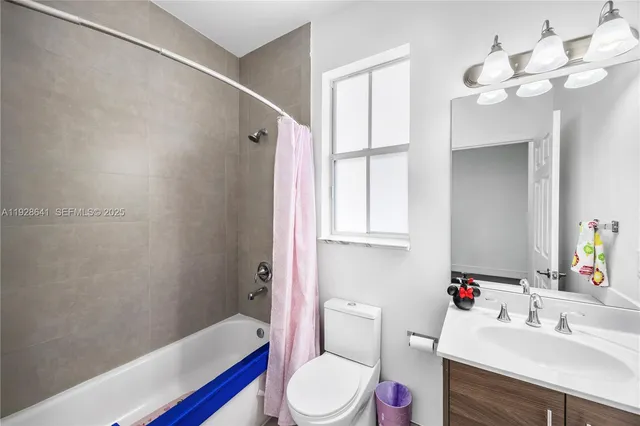 $7,000 | 10470 Northwest 69th Terrace, Unit 1, Doral, FL 33178