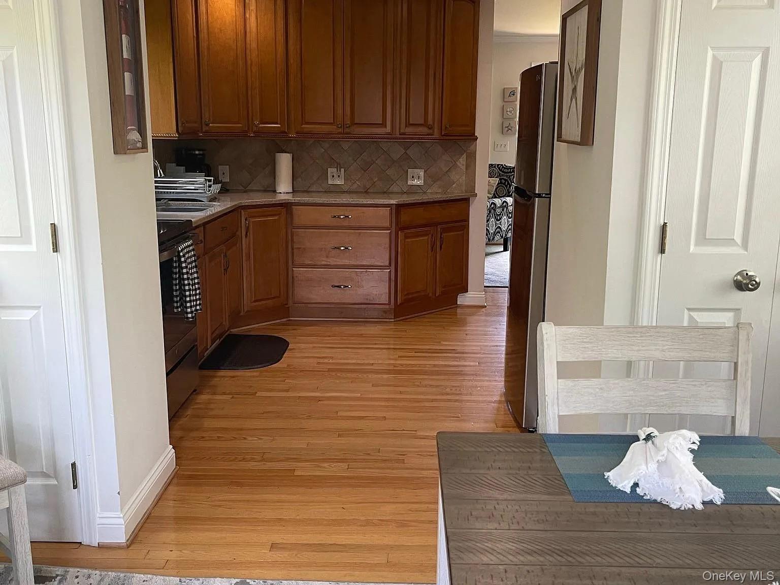 51 Wakeman Road Hampton Bays, NY 11946 - Photo 10 of 47 Gallery Image 10