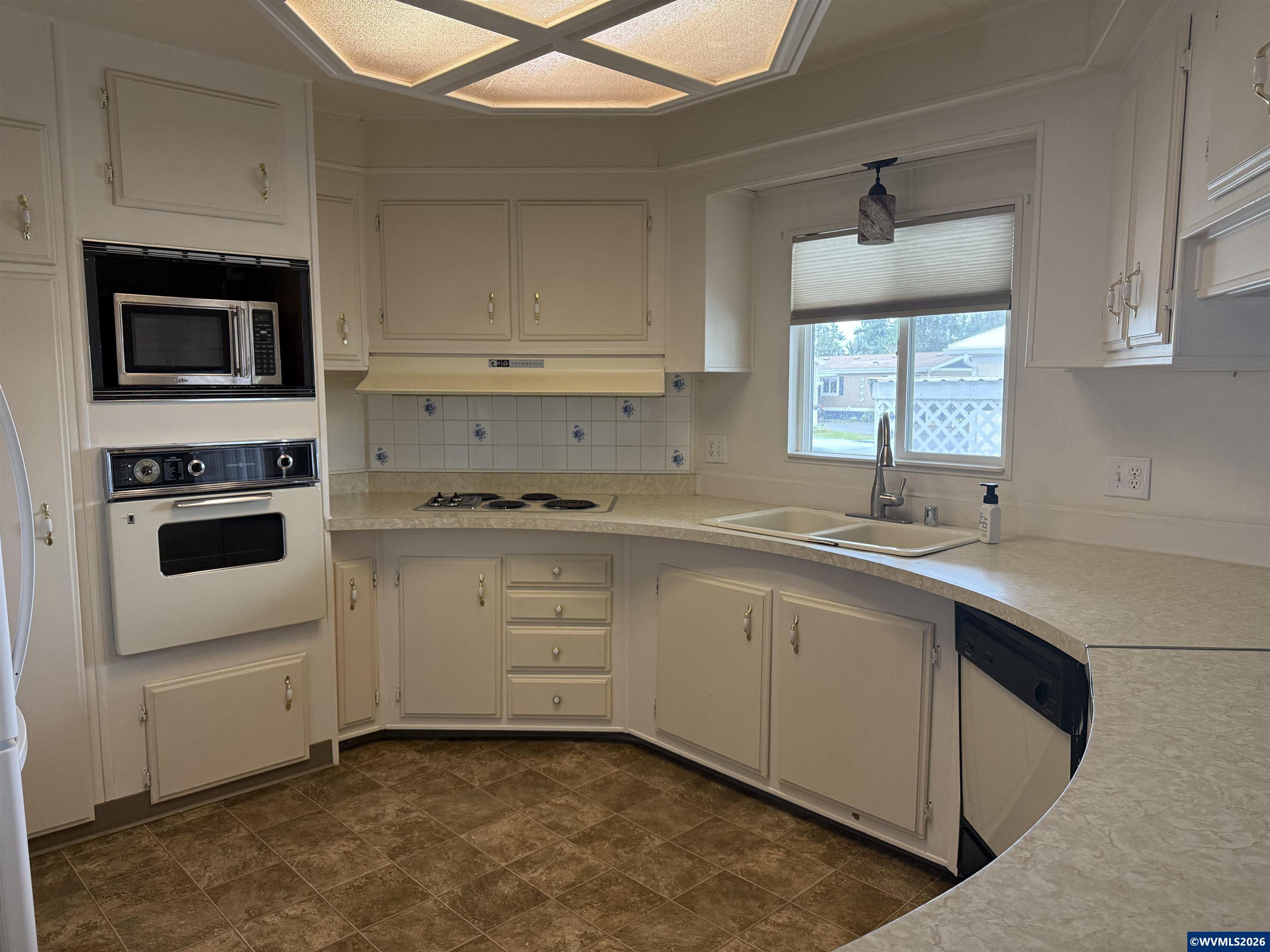5422 Portland Road Northeast, Unit 24 Salem, OR 97305 - Photo 9 of 36