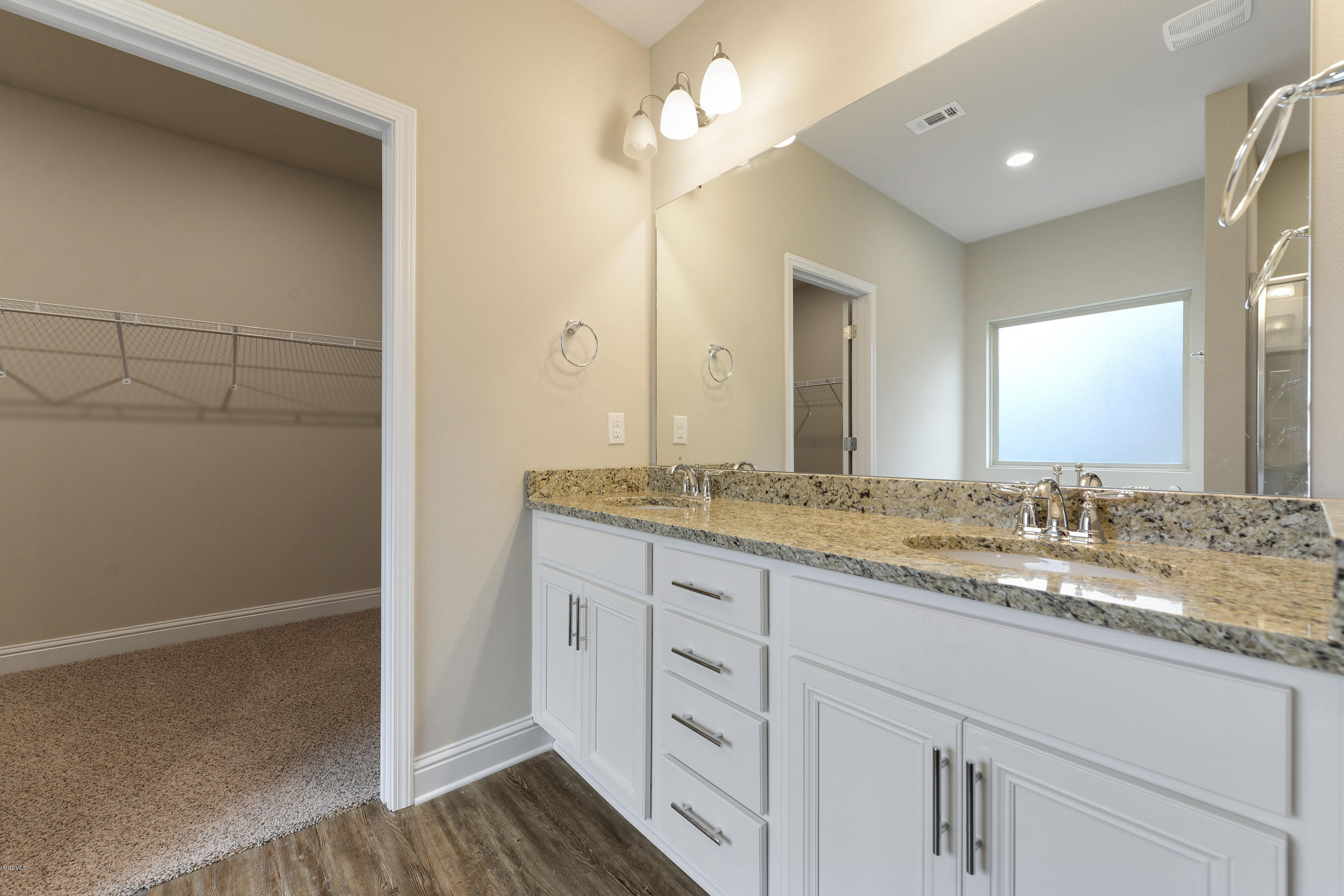 6453 Chickory Way Ocean Springs, MS 39564 - Photo 13 of 23 017