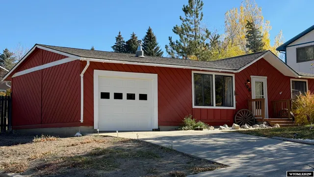 $310,000 | 796 Welch Boulevard, Lander, WY 82520