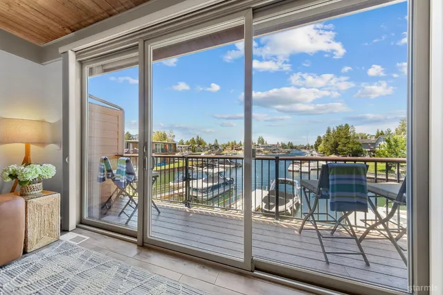 $895,000 | 552 Christie Drive, Unit 307, South Lake Tahoe, CA 96150