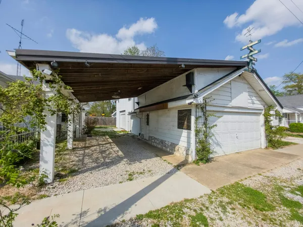 $150,000 | 107 6th Street, St. Francisville, IL 62460