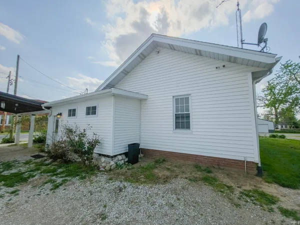 $150,000 | 107 6th Street, St. Francisville, IL 62460