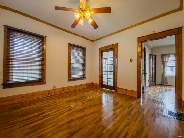 $150,000 | 107 6th Street, St. Francisville, IL 62460
