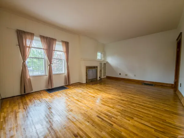 $150,000 | 107 6th Street, St. Francisville, IL 62460