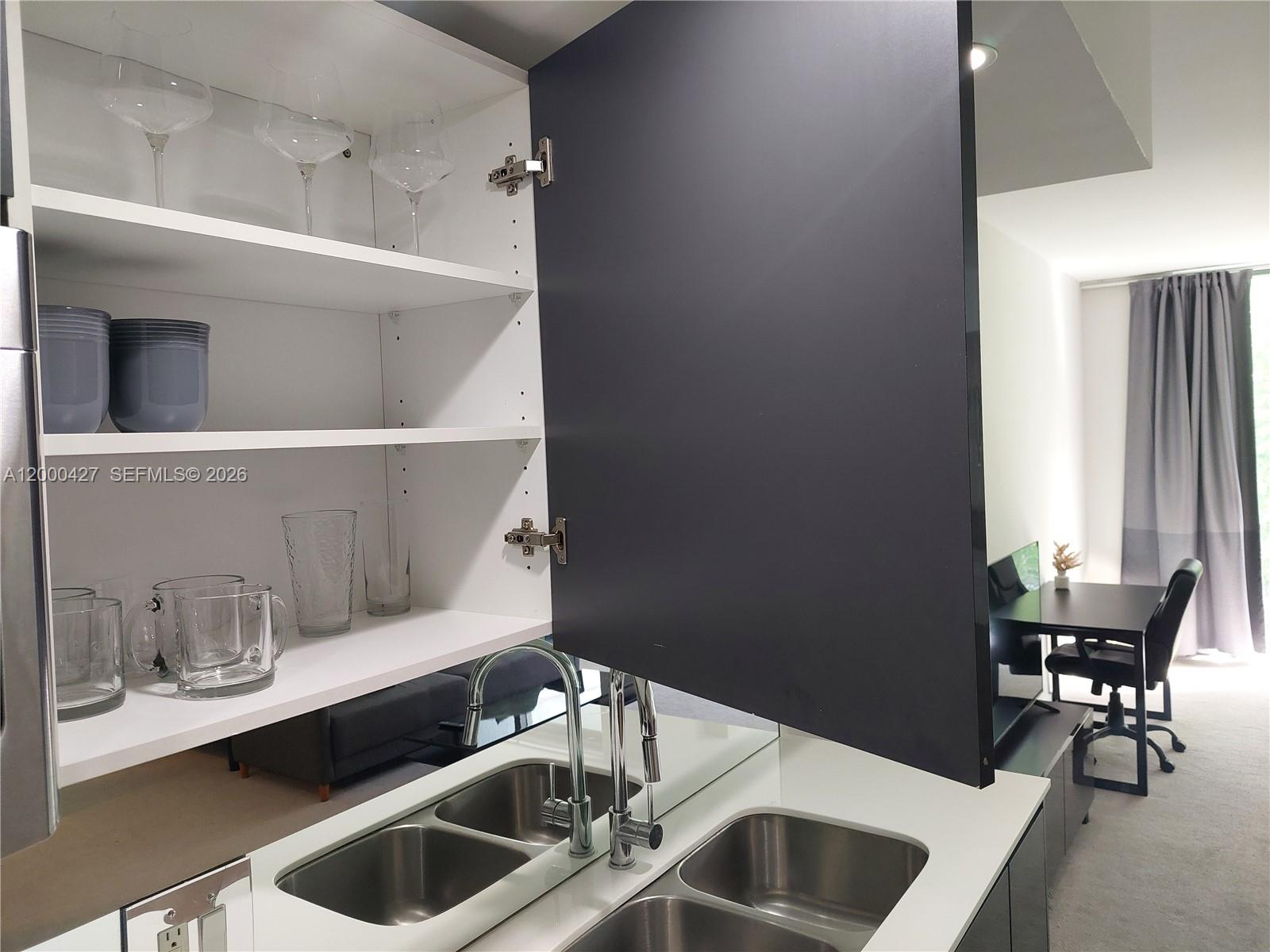 31 Southeast 6th Street, Unit 403 Miami, FL 33131 - Photo 12 of 16