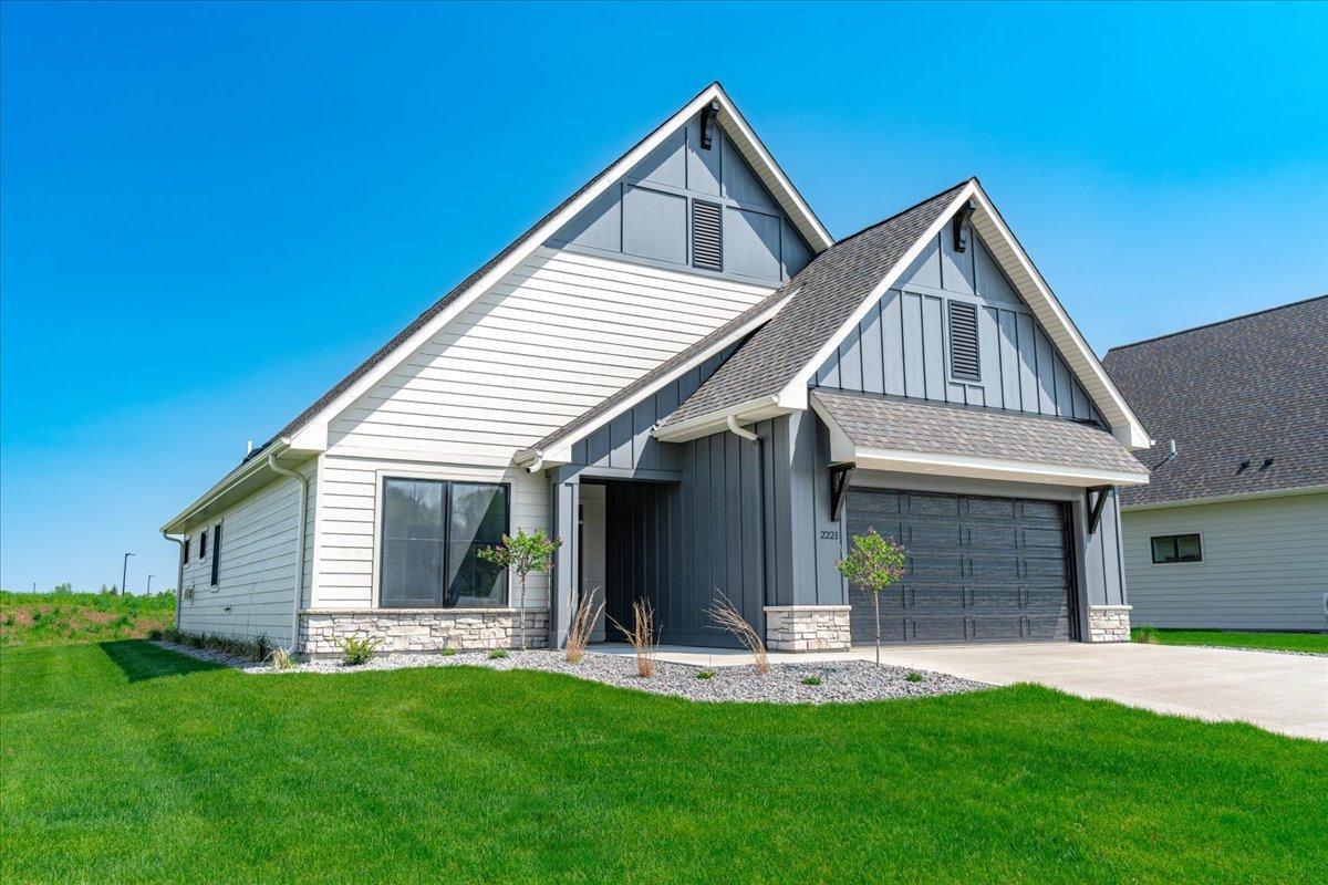2357 Sharon Lane Hudson, WI 54016 - Photo 4 of 7