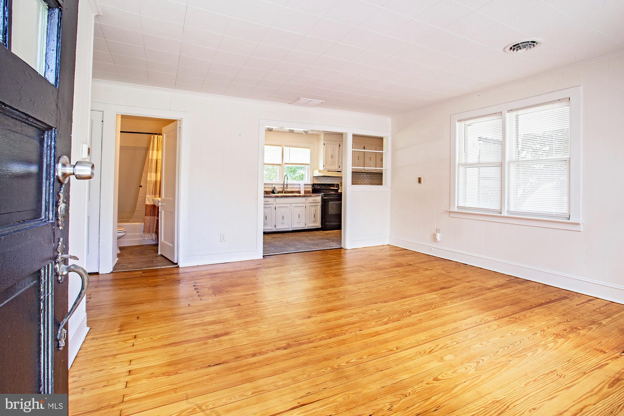 28 Tilbury Road Salem, NJ 08079 - Photo 5 of 22 living room