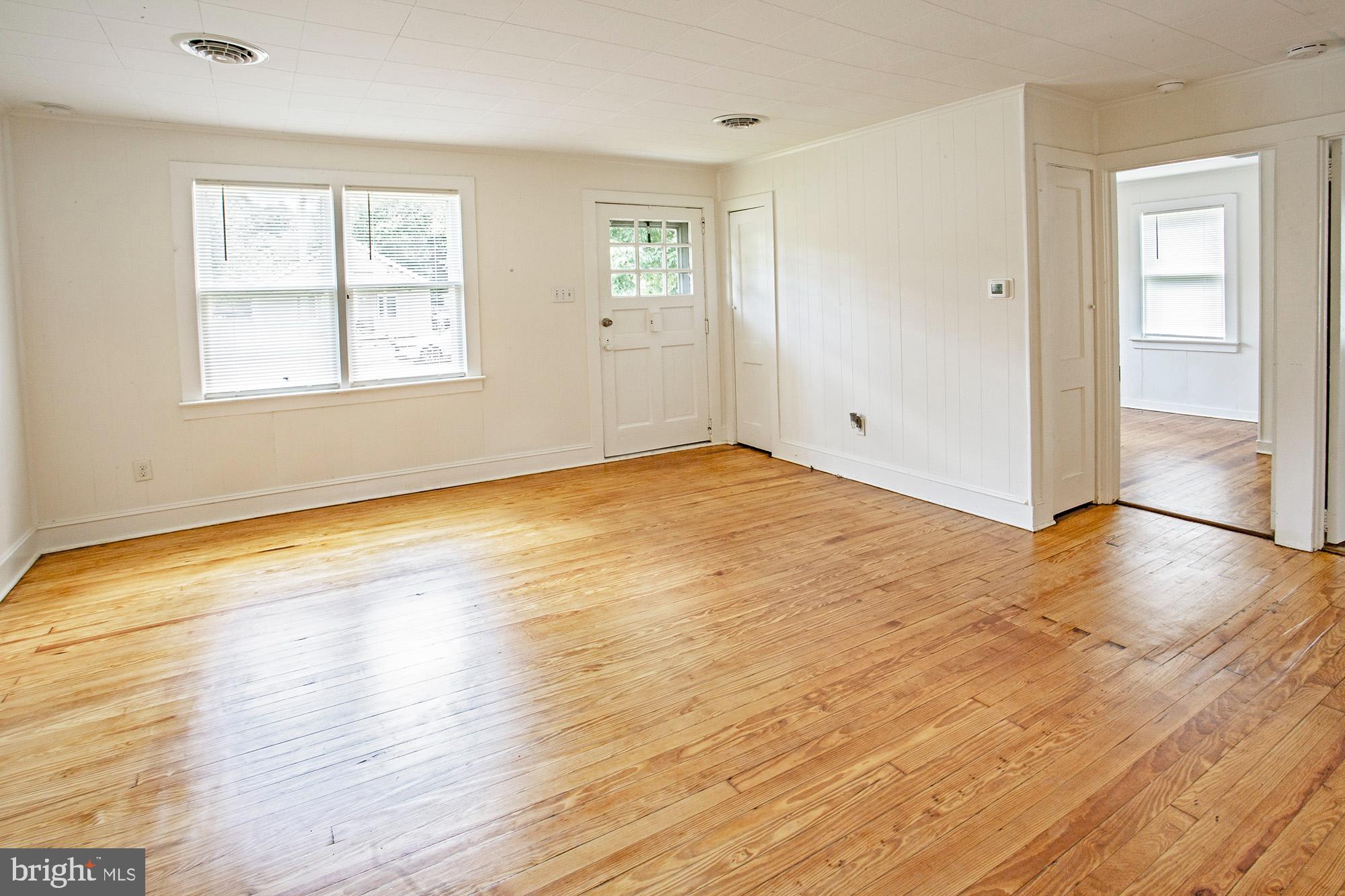 28 Tilbury Road Salem, NJ 08079 - Photo 6 of 22 living room