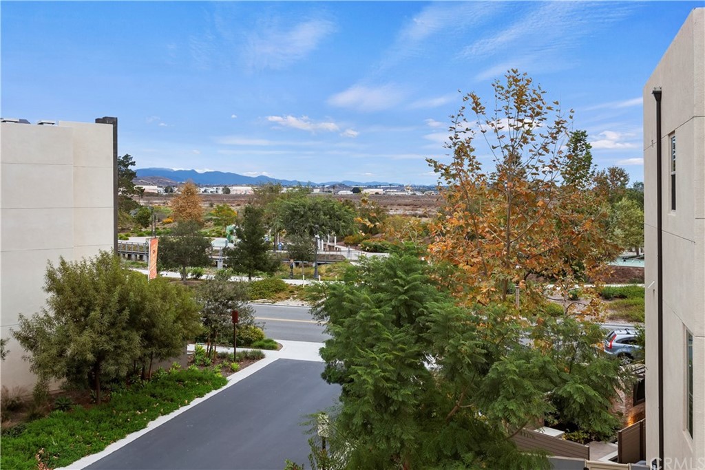 150 Catalyst Irvine, CA 92618 - Photo 15 of 25 a view of a city