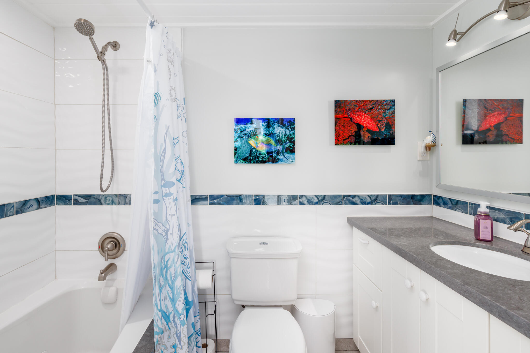 755 West Ocean Drive, Unit 5 Key Colony Beach, FL 33051 - Photo 17 of 30 Bath