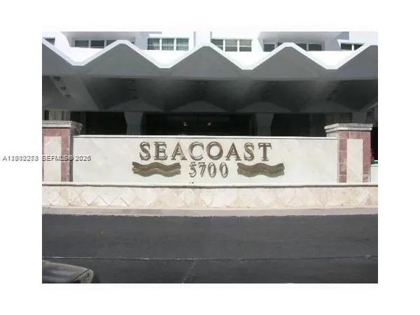 $3,600 | 5700 Collins Avenue, Unit 15H, Miami Beach, FL 33140