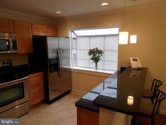 2388 Hunters Square Court Reston, VA 20191 - Photo 7 of 21 NEW Energy Star Stainless Steel Appliances