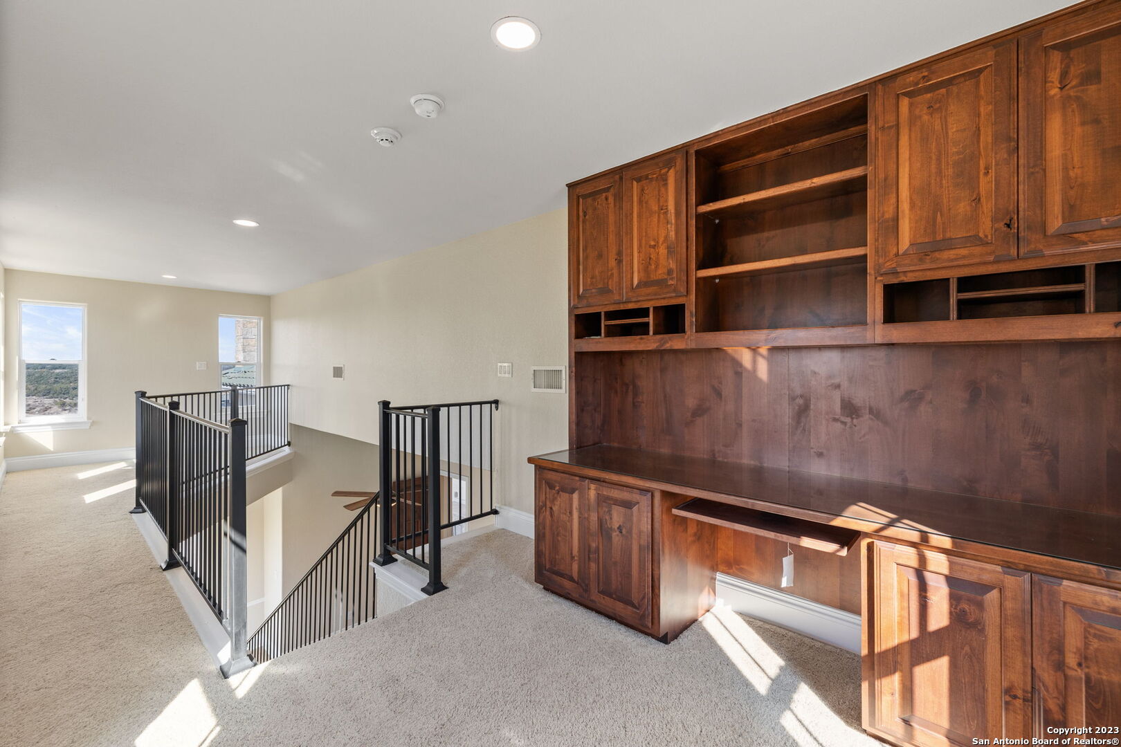 204 Paradise Point Drive Boerne, TX 78006 - Photo 27 of 32 a view of kitchen with furniture and electronic appliances