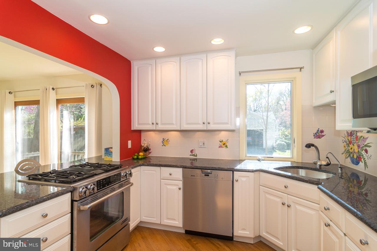 102 Gail Road Devon, PA 19333 - Photo 14 of 26 Kitchen