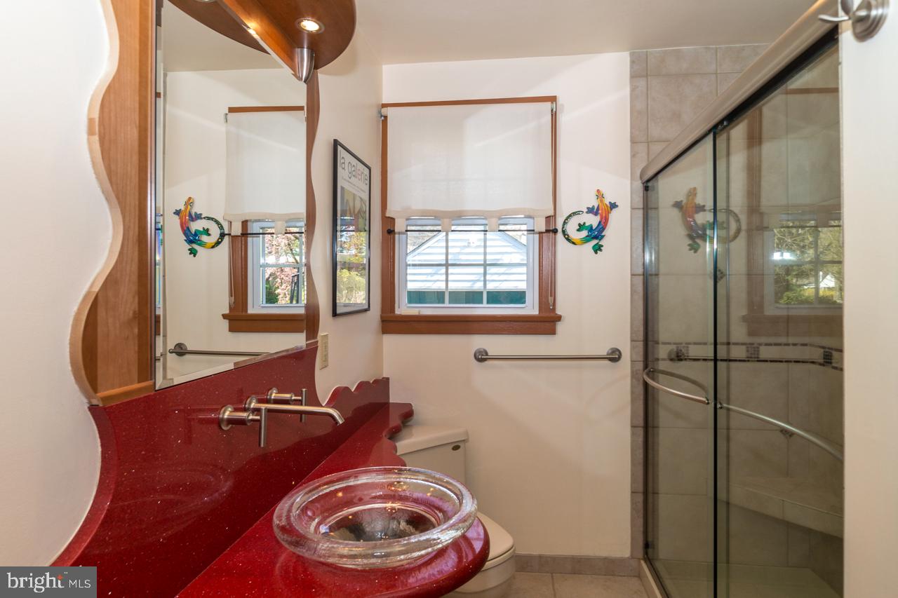 102 Gail Road Devon, PA 19333 - Photo 19 of 26 Full Bathroom