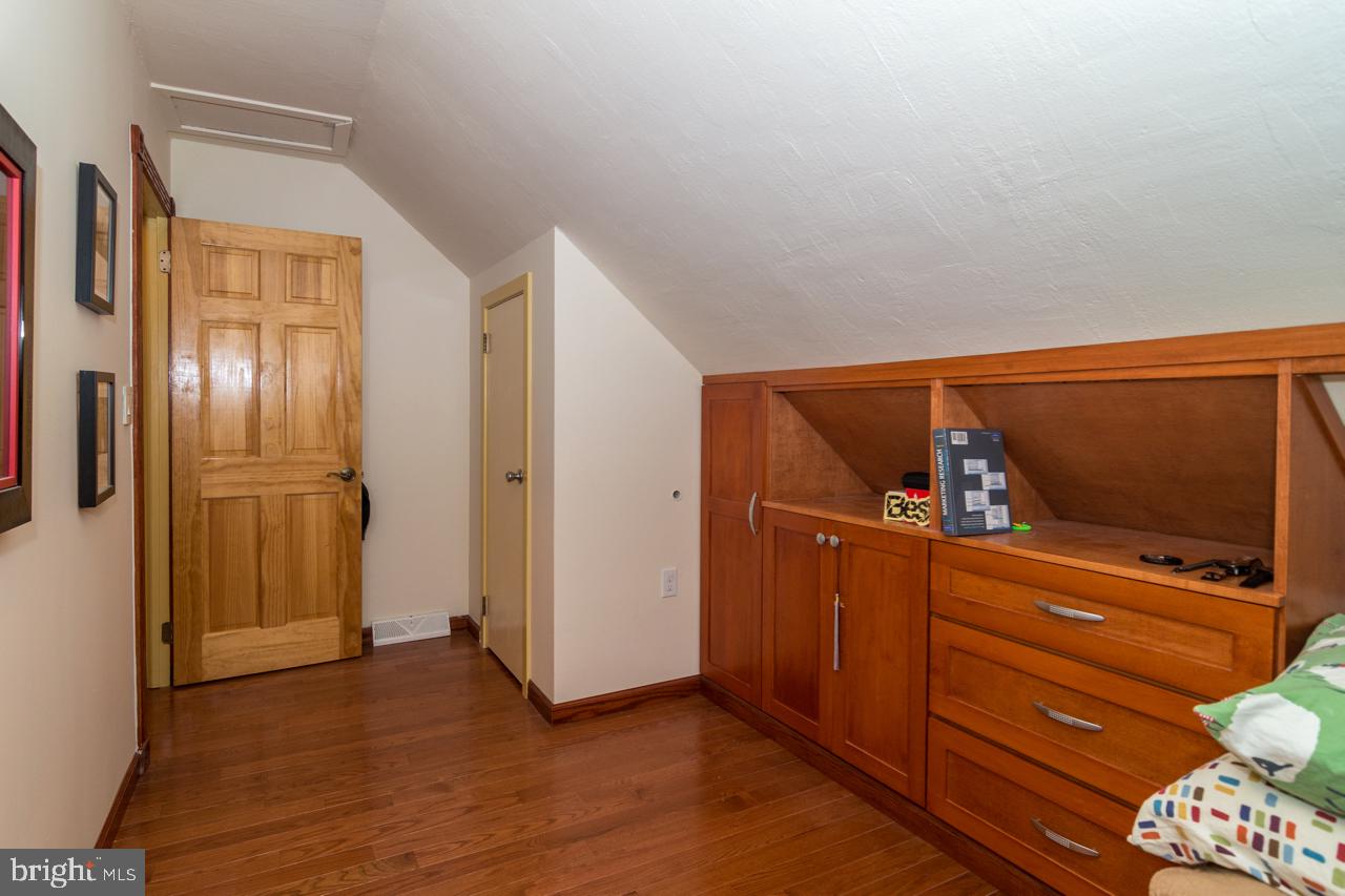 102 Gail Road Devon, PA 19333 - Photo 22 of 26 Bedroom 3