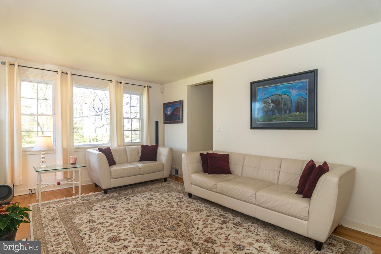 102 Gail Road Devon, PA 19333 - Photo 10 of 26 Living Room