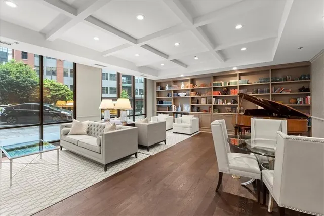 a view of a dinning table and chairs in the patio