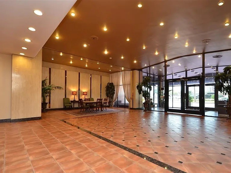 2016 Main Street, Unit 903 Houston, TX 77002 - Photo 15 of 25 Lobby 1
