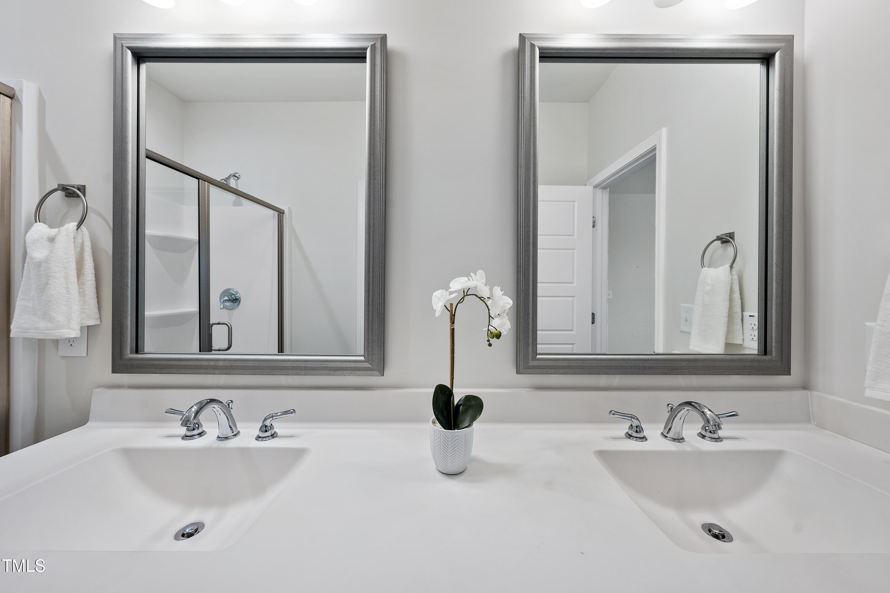 248 Shingle Oak Road Wake Forest, NC 27587 - Photo 19 of 37 Dual Vanities!