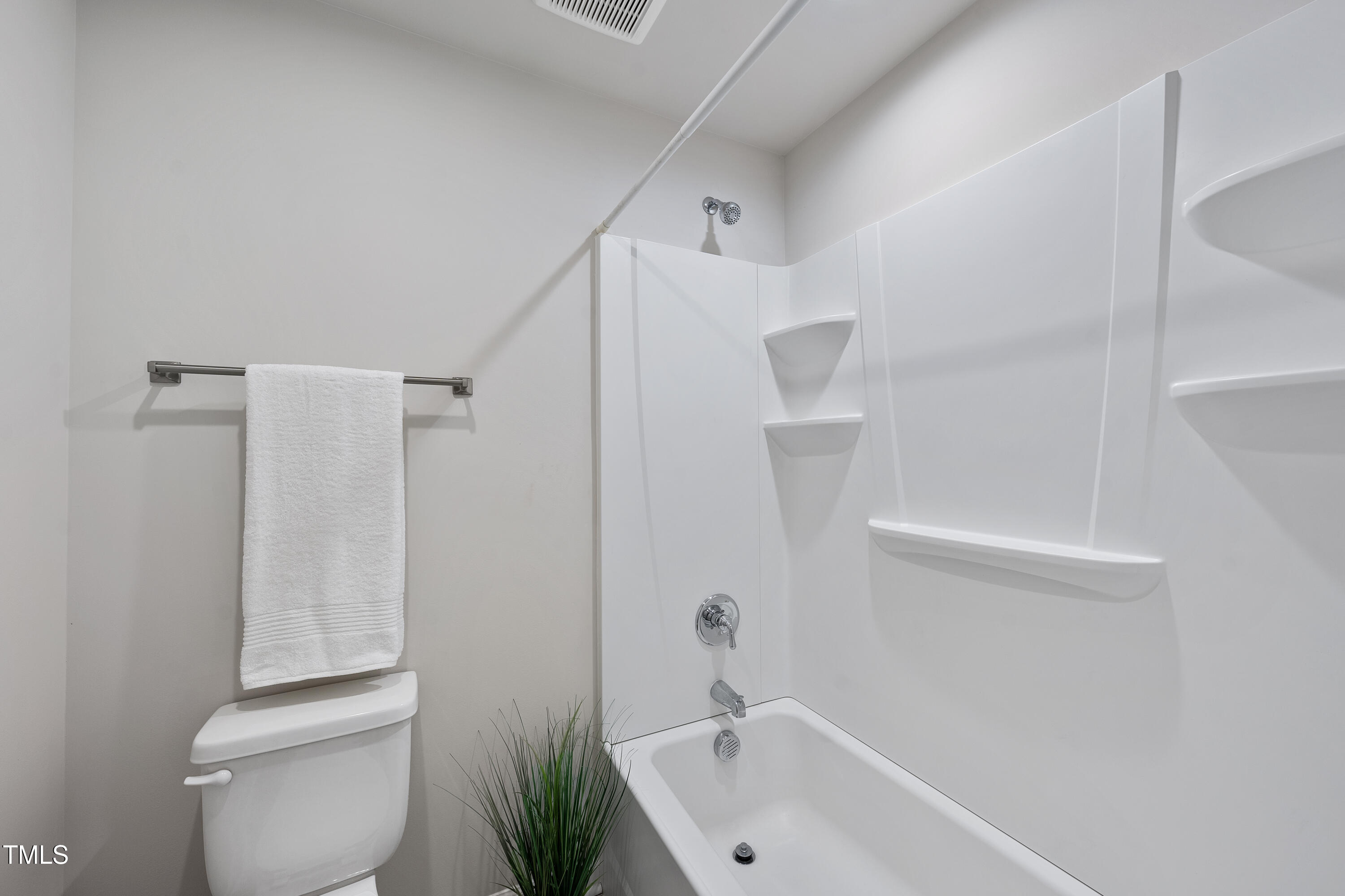 248 Shingle Oak Road Wake Forest, NC 27587 - Photo 25 of 37 Guest Bath