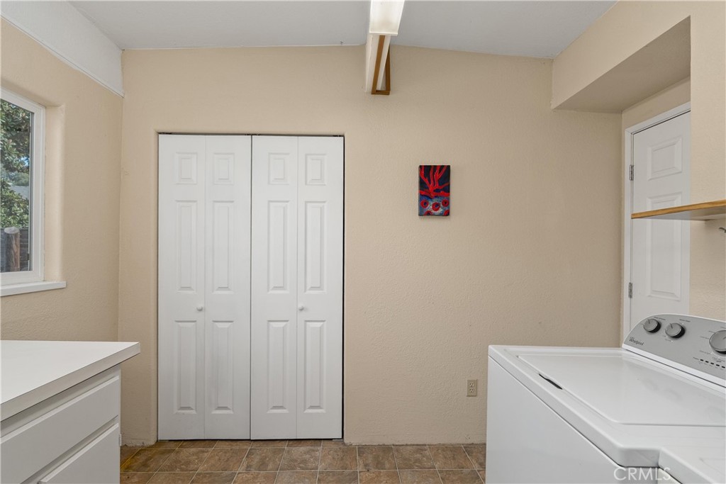 5574 California Street Chico, CA 95973 - Photo 20 of 30 a utility room with dryer and washer