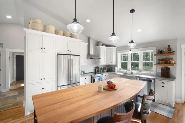 $774,900 | 8414 Orchard Valley Road, Farmington, WI 53090