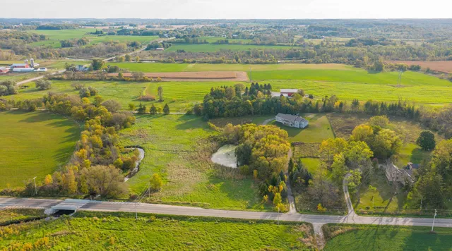 $774,900 | 8414 Orchard Valley Road, Farmington, WI 53090