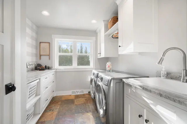 $774,900 | 8414 Orchard Valley Road, Farmington, WI 53090