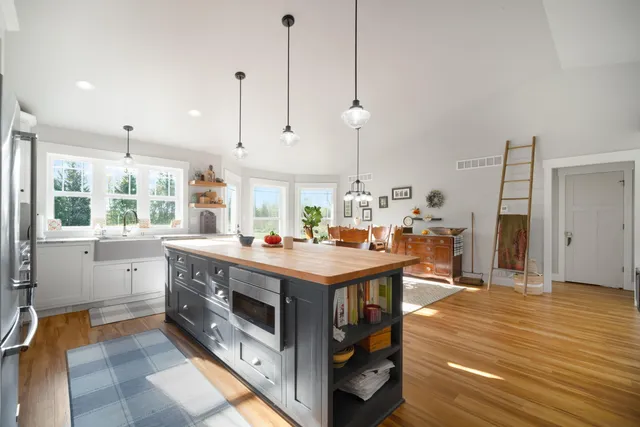 $774,900 | 8414 Orchard Valley Road, Farmington, WI 53090