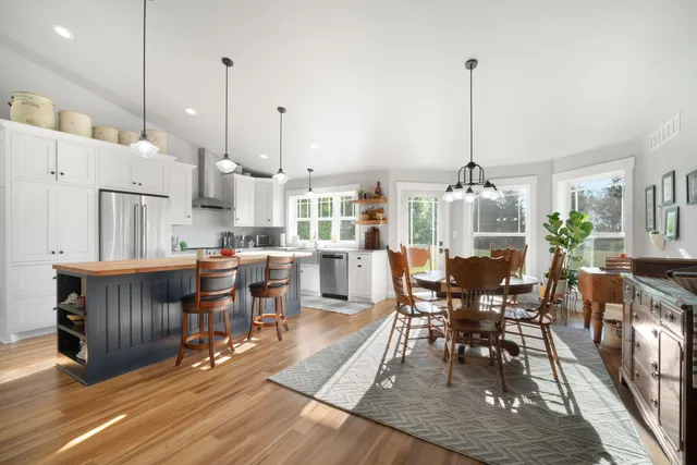 $774,900 | 8414 Orchard Valley Road, Farmington, WI 53090